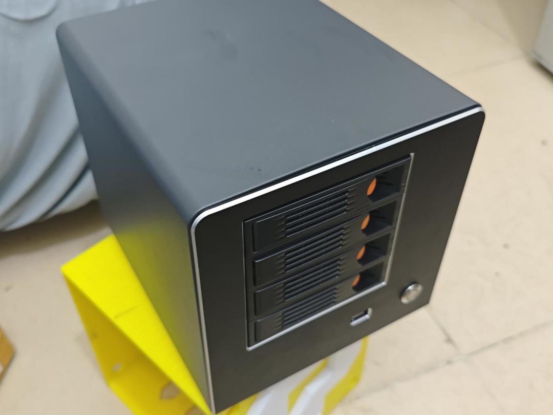 硬盘、内存都在涨,DIY NAS玩家的硬盘到底买不买?