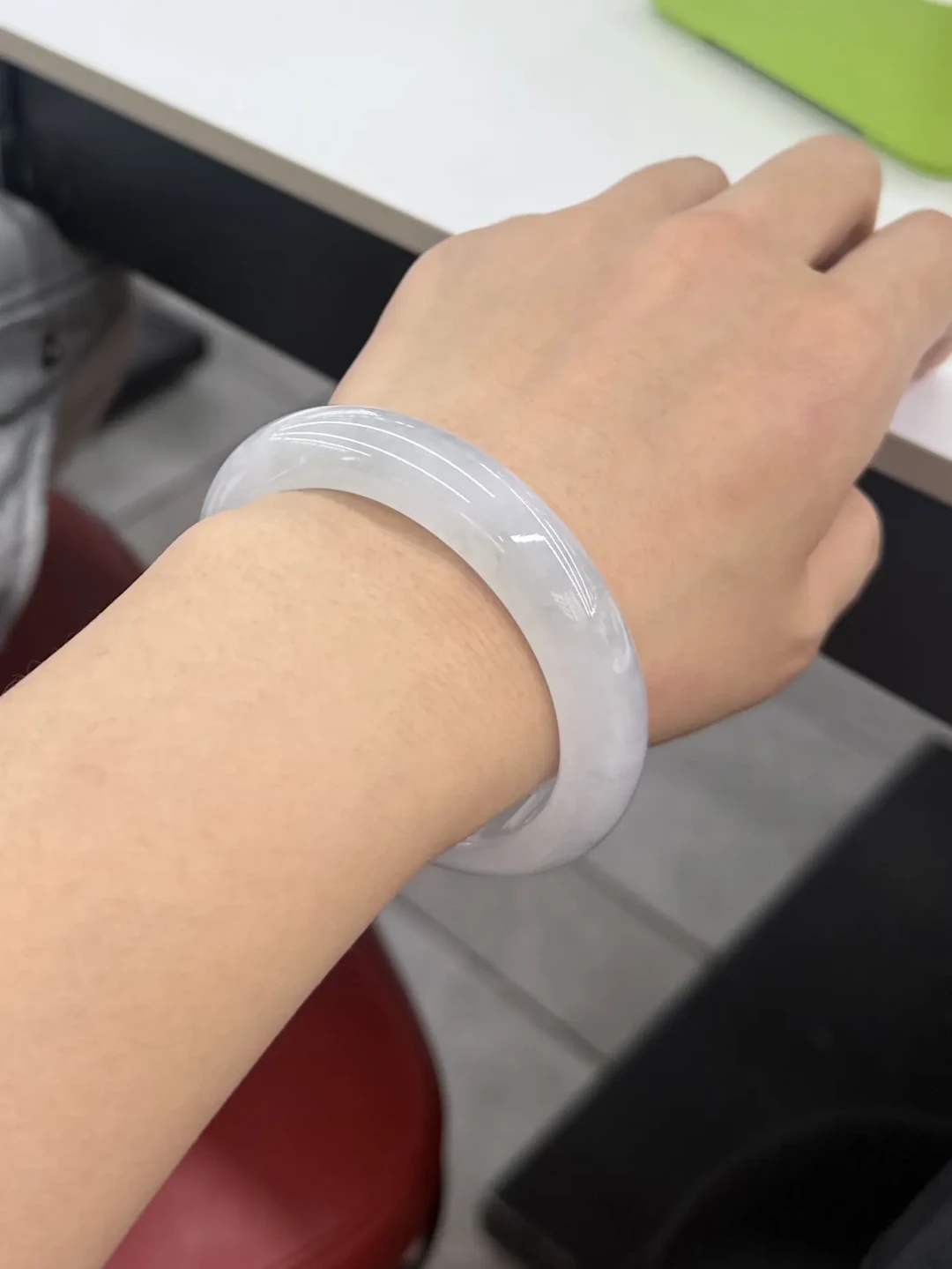 花4500元买到翡翠“地摊货”，退货地址还是假的：退翡翠，先看清这4条路
