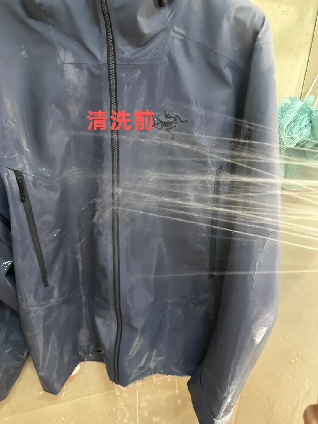 始祖鸟出柜就不泼水了?坏的通常不是几千块的膜,而是几十块的涂层