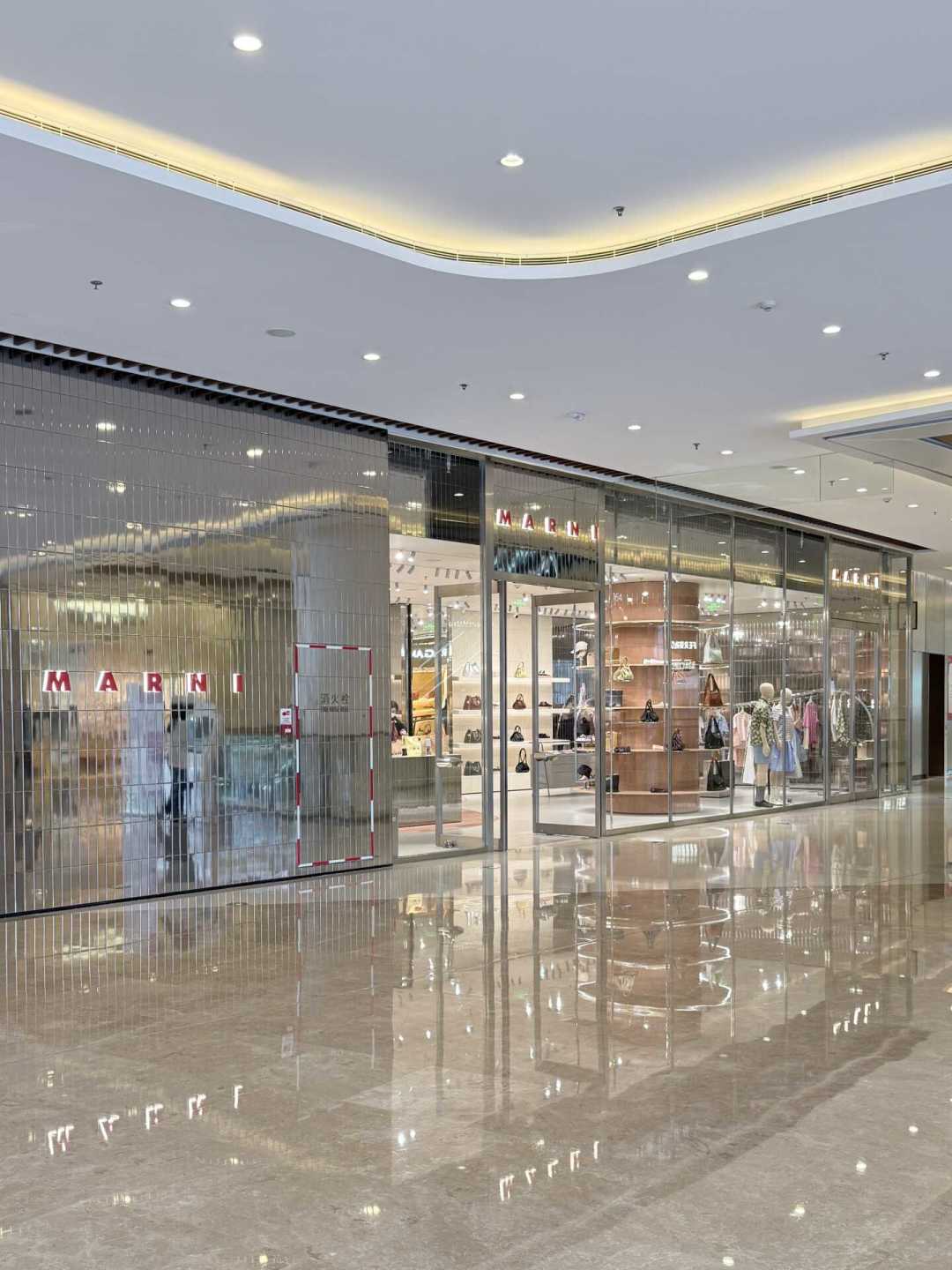 Marni撤店清仓低至1折，内地只剩15家店：这波抄底值不值？