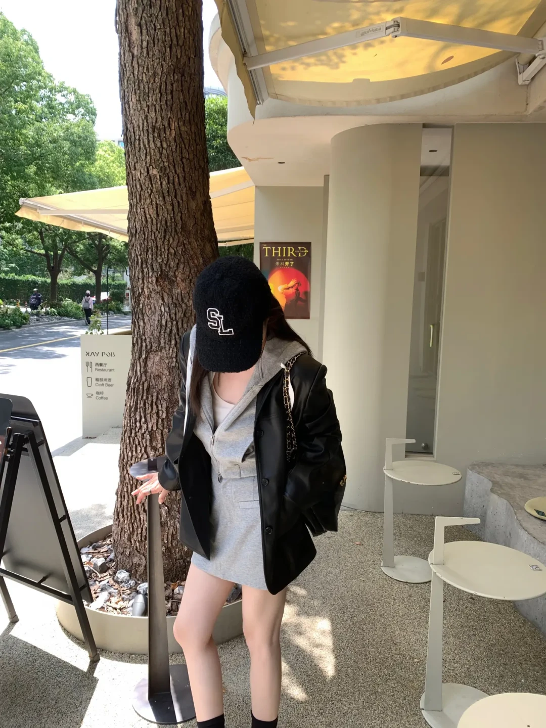 入秋第一套港风,真不是红唇配红裙:5件单品把钱花在刀刃上