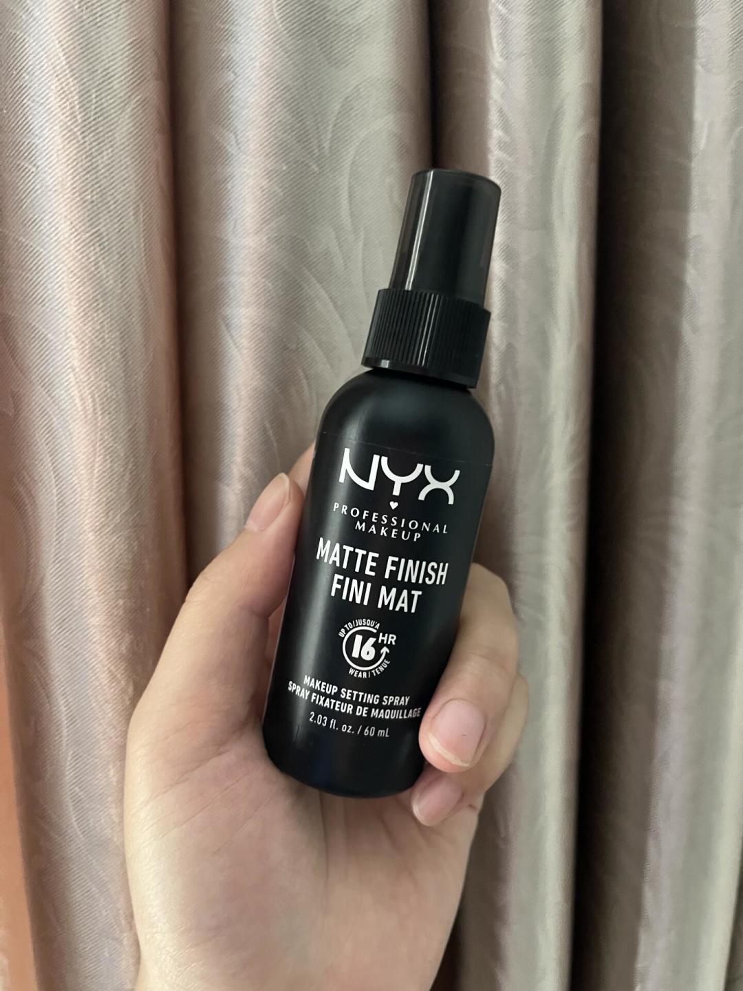 NYX黑瓶定妆喷雾退出官方渠道第二年：代购价格乱成一锅粥，油皮回购党还该不该下单？