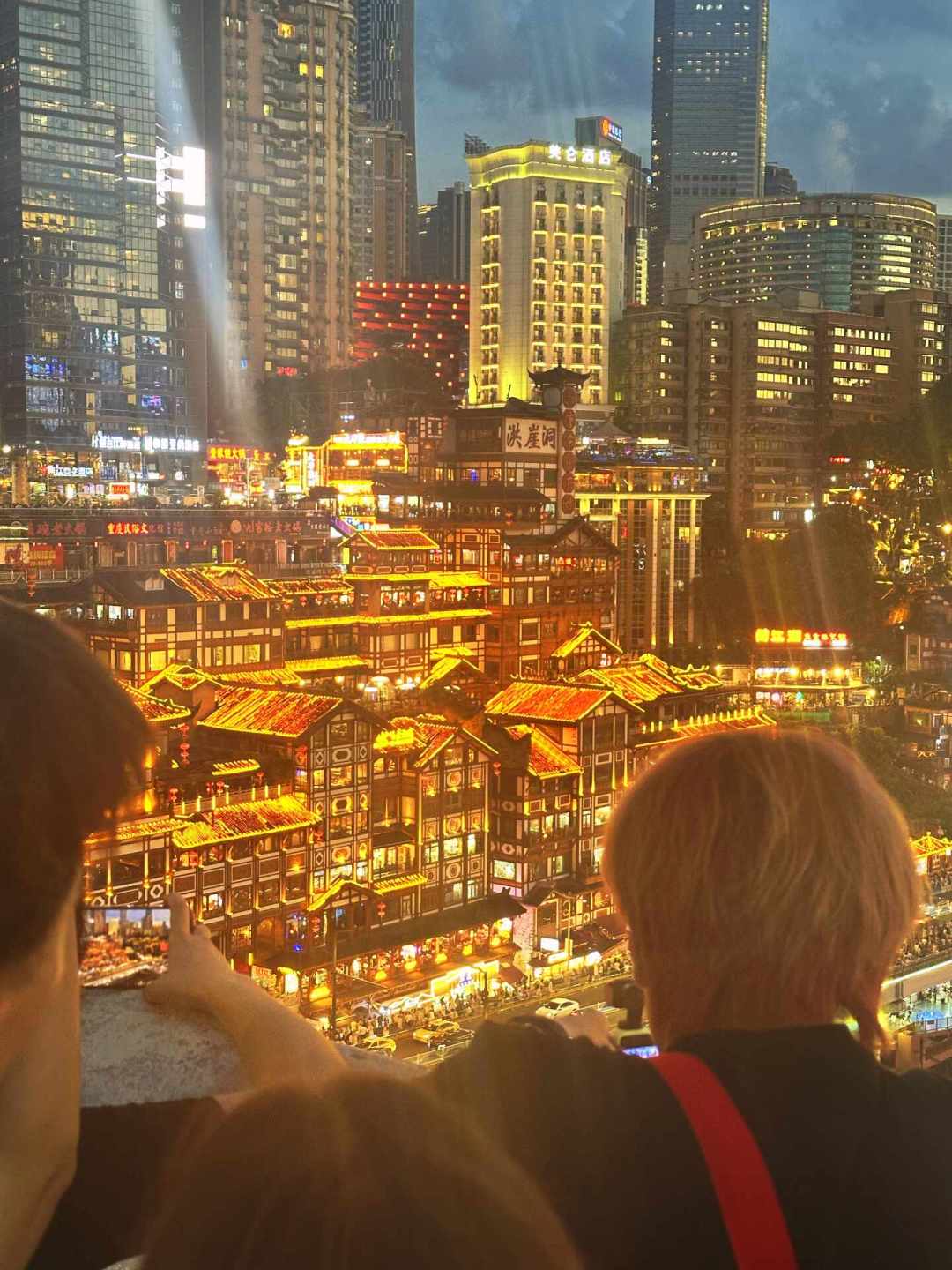 重庆40℃，晚上6点后才开始好玩：暑假尾段错峰指南+夜景花费清单
