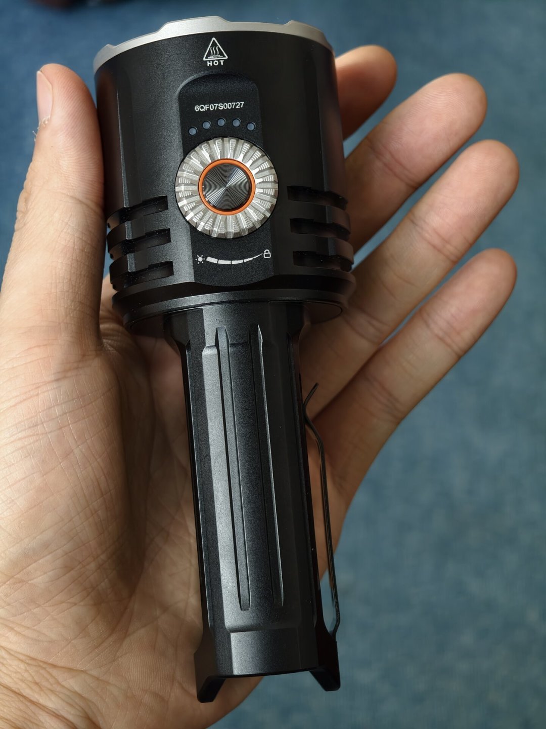 1500元的ACEBEAM M1 2.0被“烫到握不住”退了：烫手的筒，到底是翻车还是用料实在？