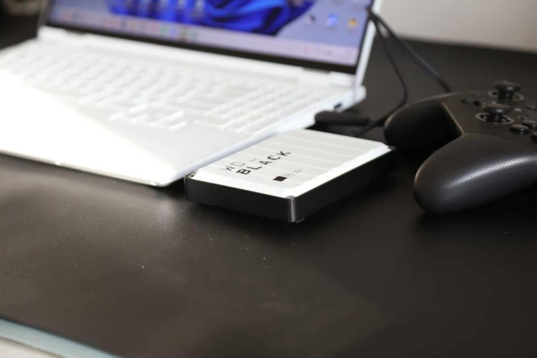 WD_BLACK P10白色款阵容补齐：SSD涨价潮里，机械“游戏仓库盘”成了存储焦虑最便宜的解药