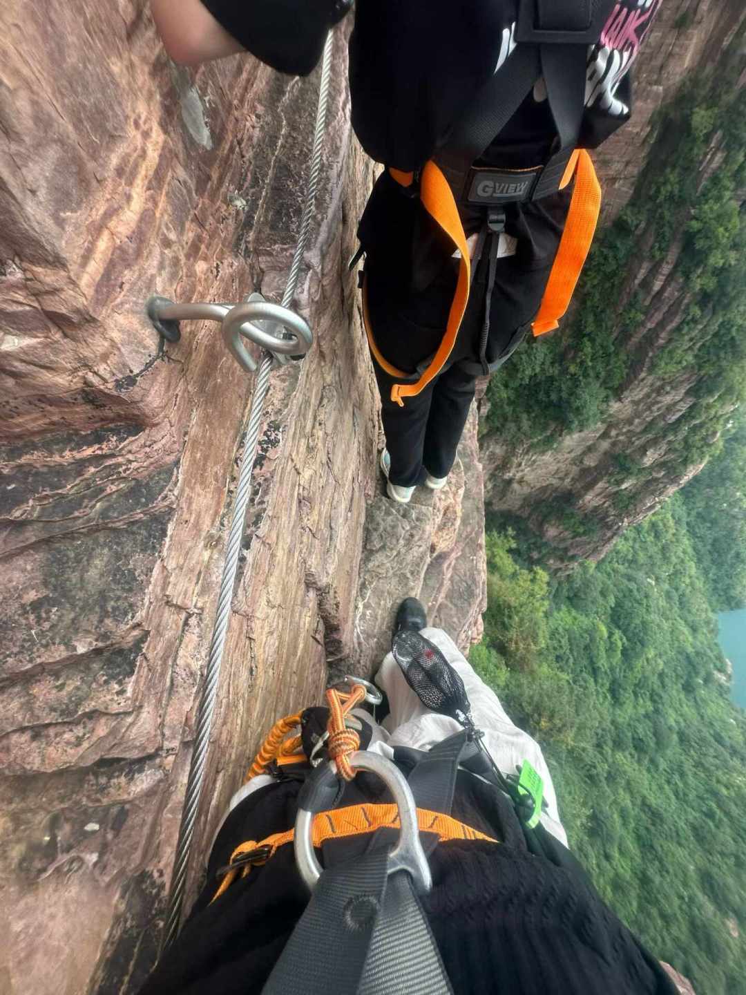 央视曝光安全带之后,飞拉达还敢玩吗?出发前先学会这6个现场验收动作