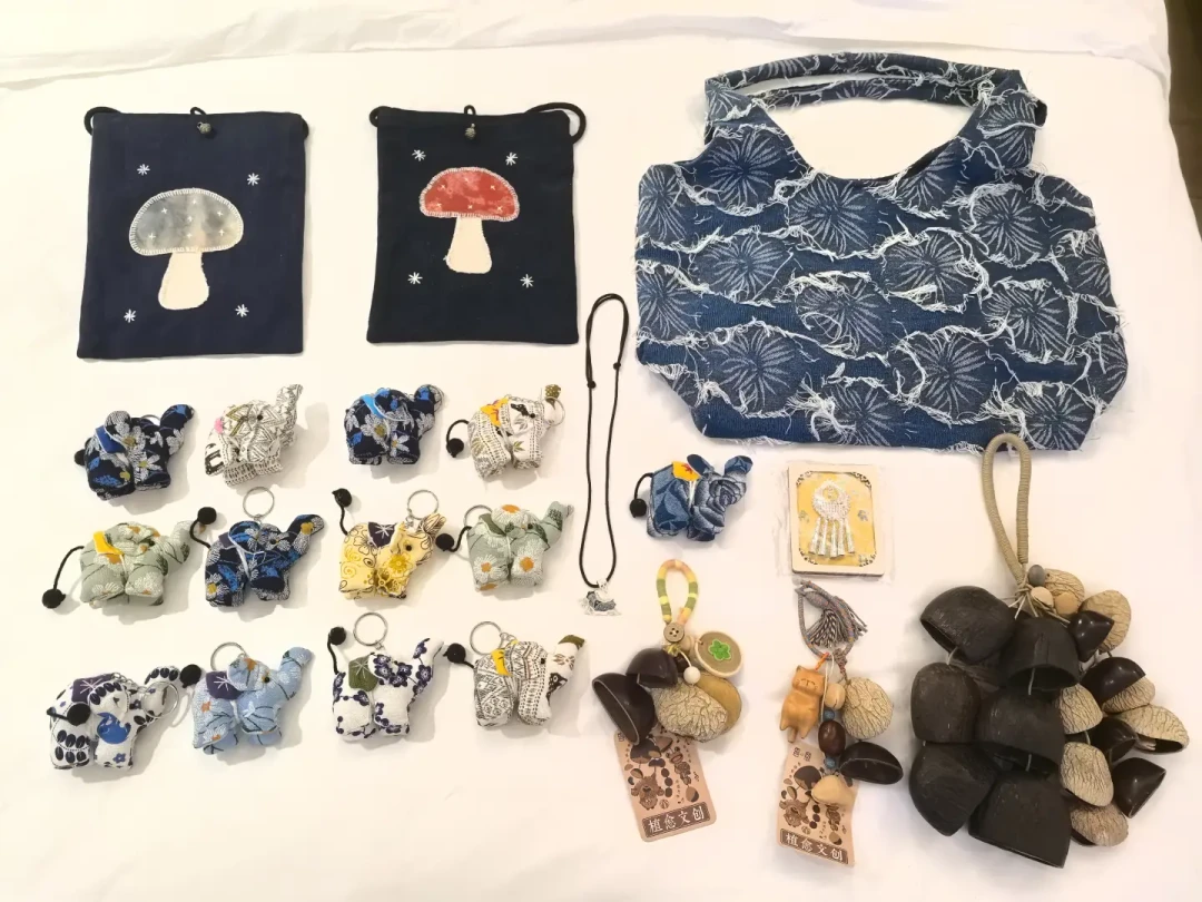 同一个挂件,拿的时候25元,结账变30元:昆明老街景星花鸟市场的真实价格,我们替你捋了一遍