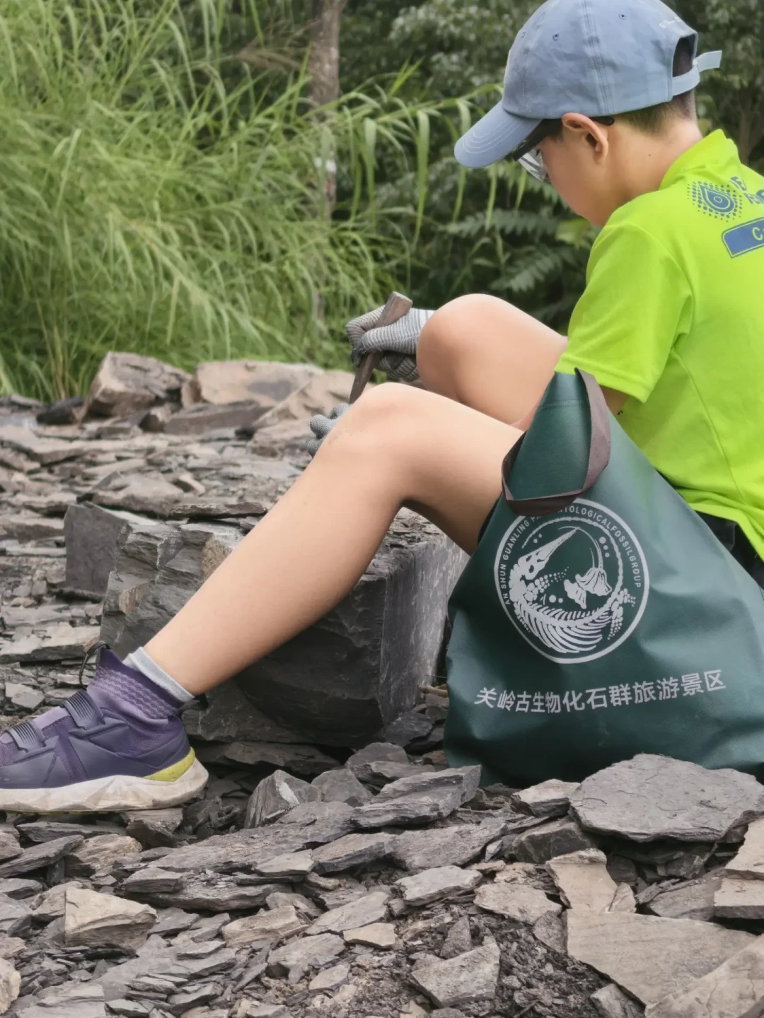 兴义118元挖45分钟,关岭一套工具不限时:带娃去贵州挖化石怎么选、怎么避坑、哪些红线碰不得