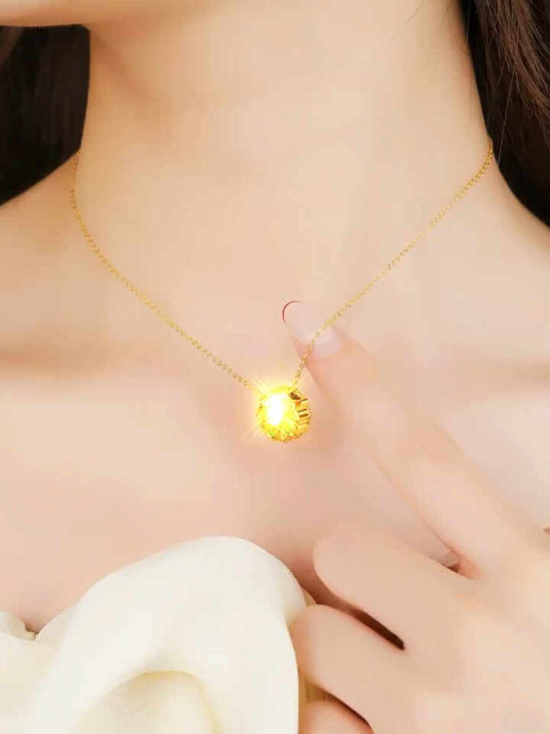 金饰一夜涨了37元/克,老凤祥股价却趴在35块:8倍PE的金店股,是捡漏还是价值陷阱?