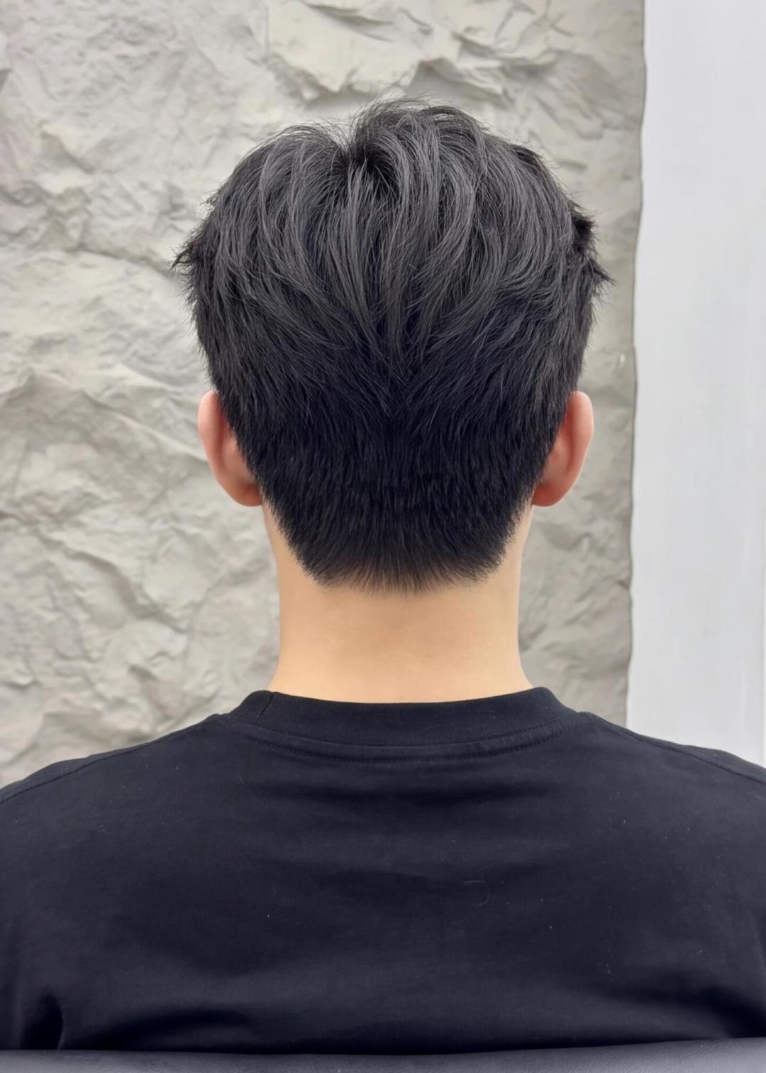 你的后脑勺不是没救,是被推平的:扁头男生剪发自救指南