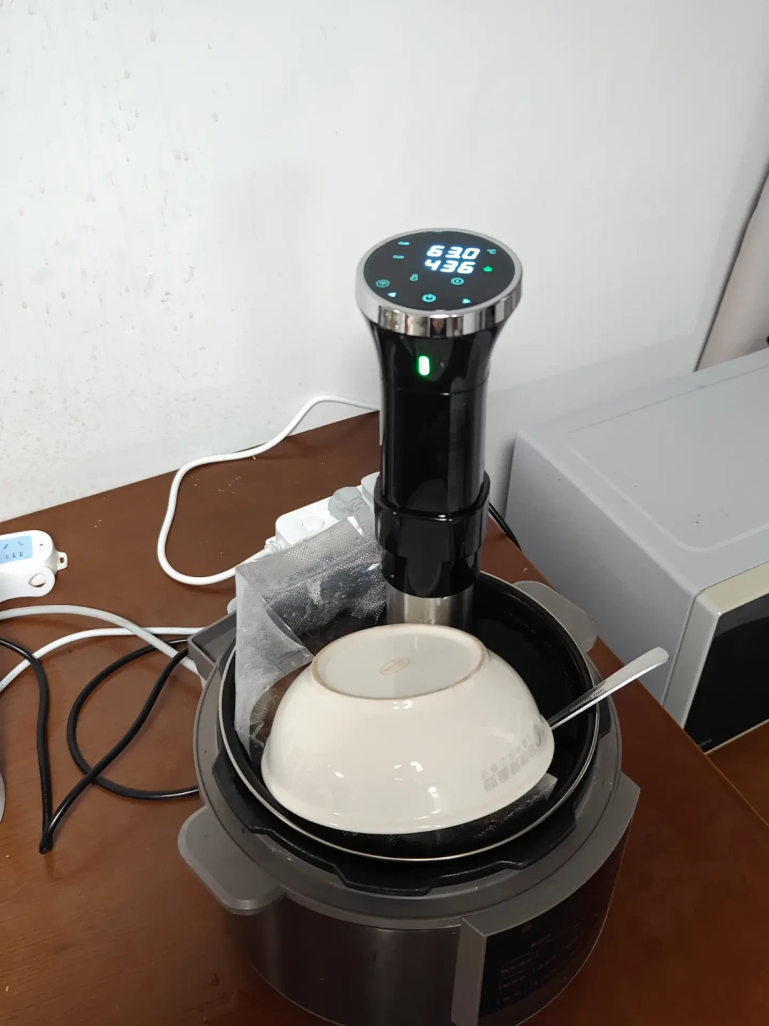 慢煮机是备餐神器还是吃灰神器?有人每周用,有人用三次就退役,付钱前先想清楚这3个问题
