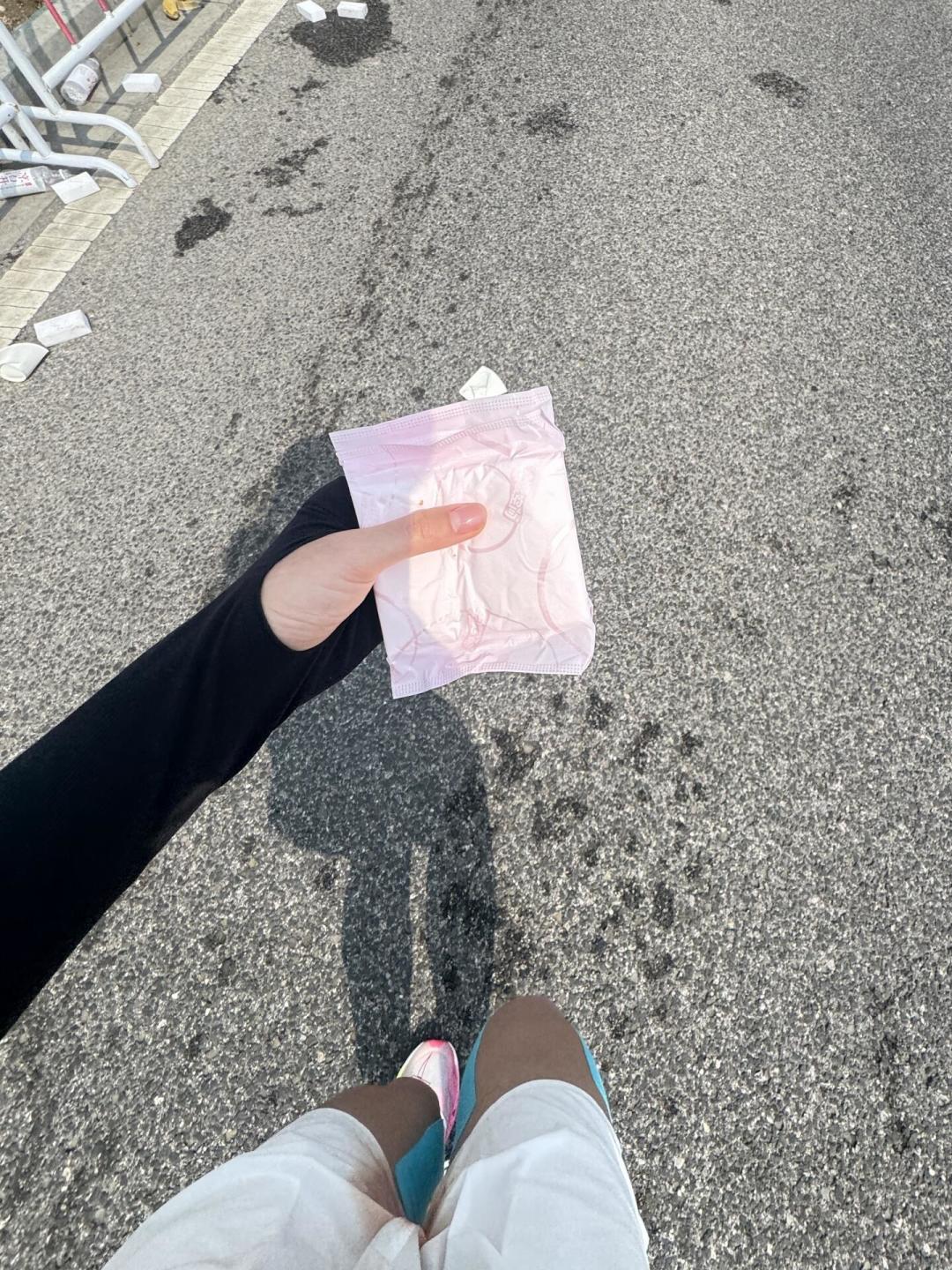 比赛日撞上生理期,还能跑吗?翻了张水华们的真实经历,这份备赛清单值得收藏