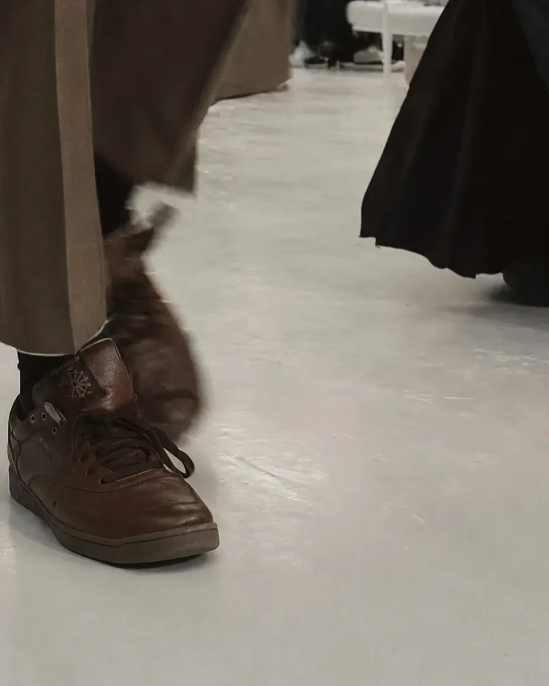 CELINE×锐步首次联名,偏偏选了“最不争气”的它:9月开卖,这双80年代健身鞋值不值得等