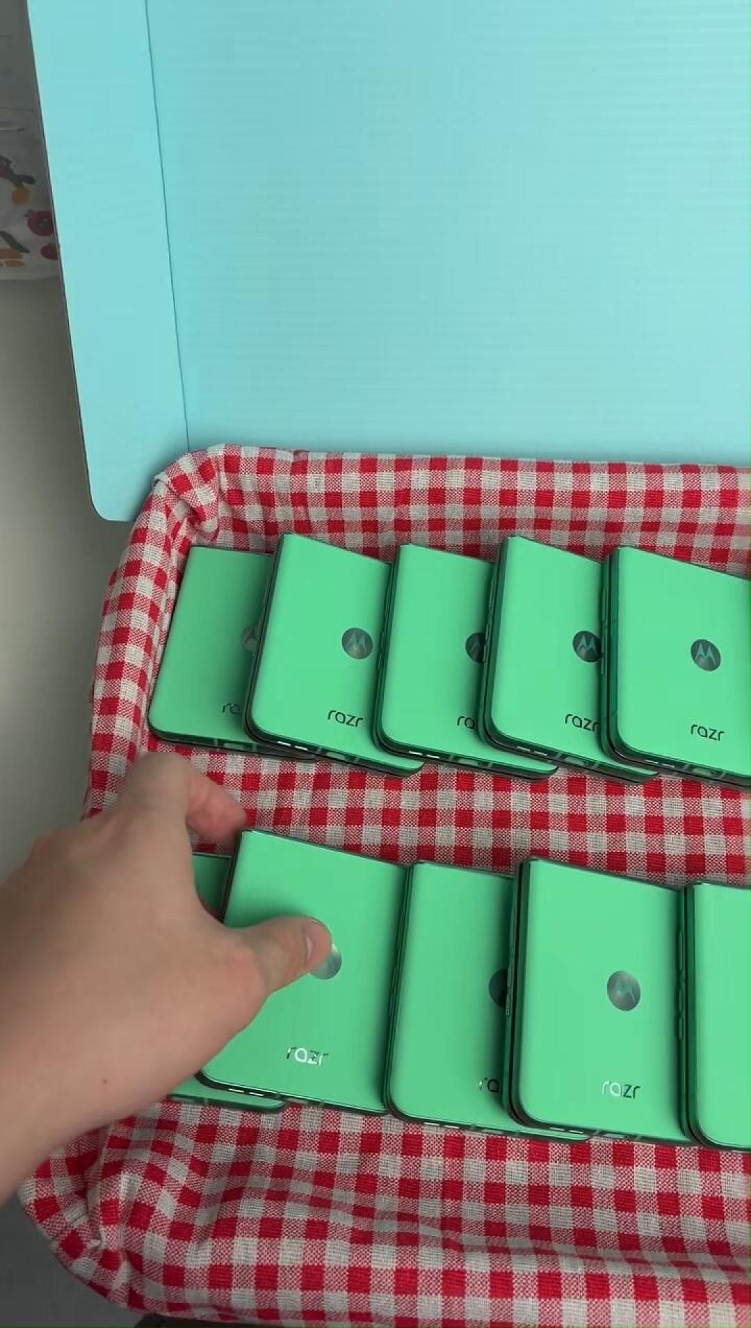 二手razr60跌到一千多确实香,但先算清这笔维修账再入手