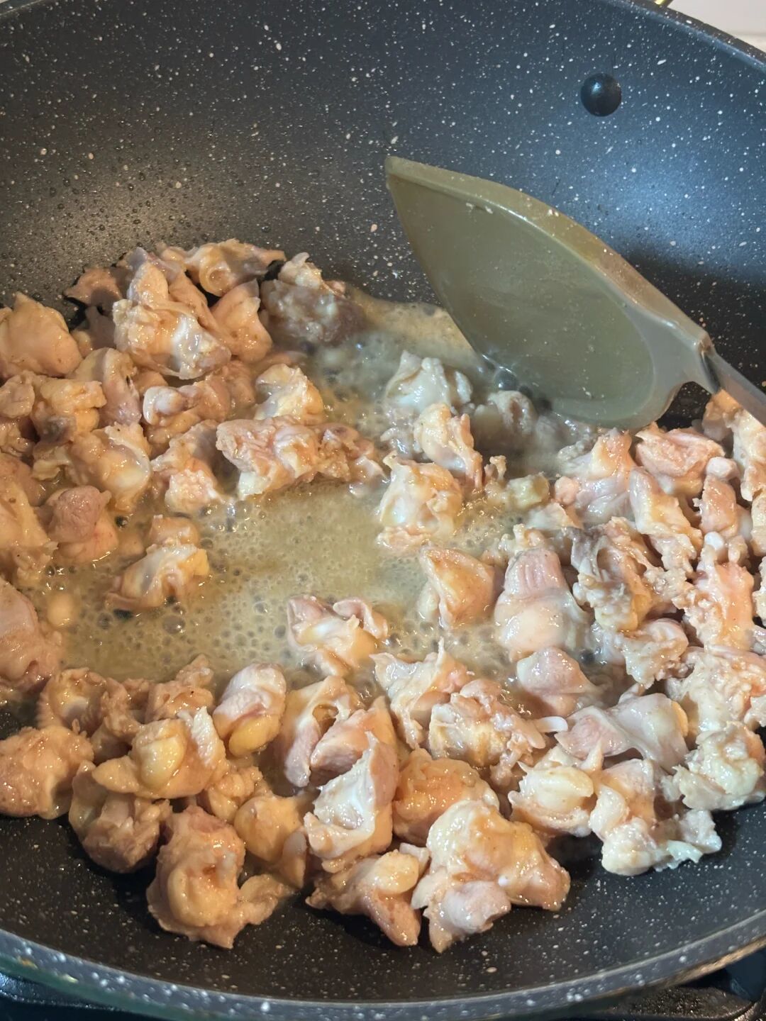 劳动作业“学做一道菜”赶工：翻了小红书的作业菜，番茄炒蛋最多，但不是每个娃都该掌勺