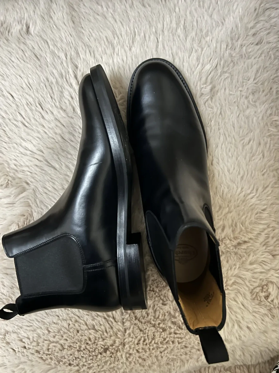 专柜8800,代购4900,工厂店再打6折:买Church's前,先看懂这6个渠道的水深