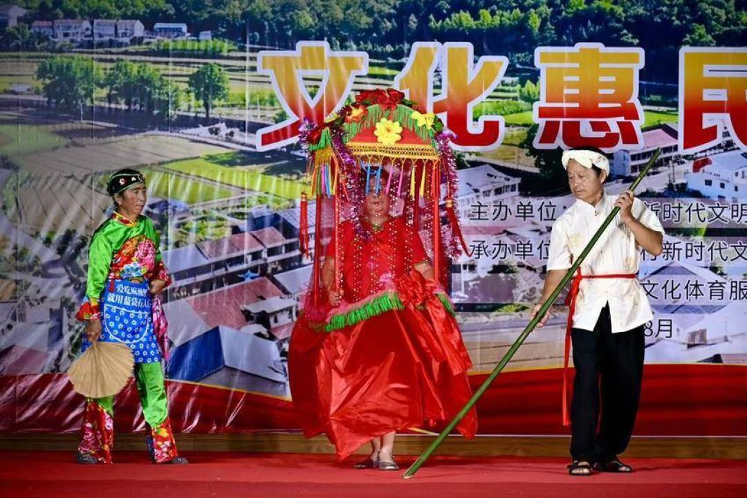 划旱船不是只有过年才演:8月我们找到3个演出现场,附全年观看日历