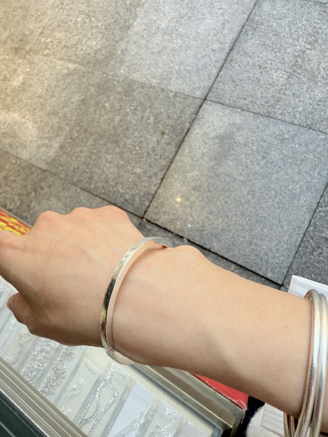 银价涨到15元/克,现在打一只银镯到底要花多少钱?我扒了全网实价,附避坑清单