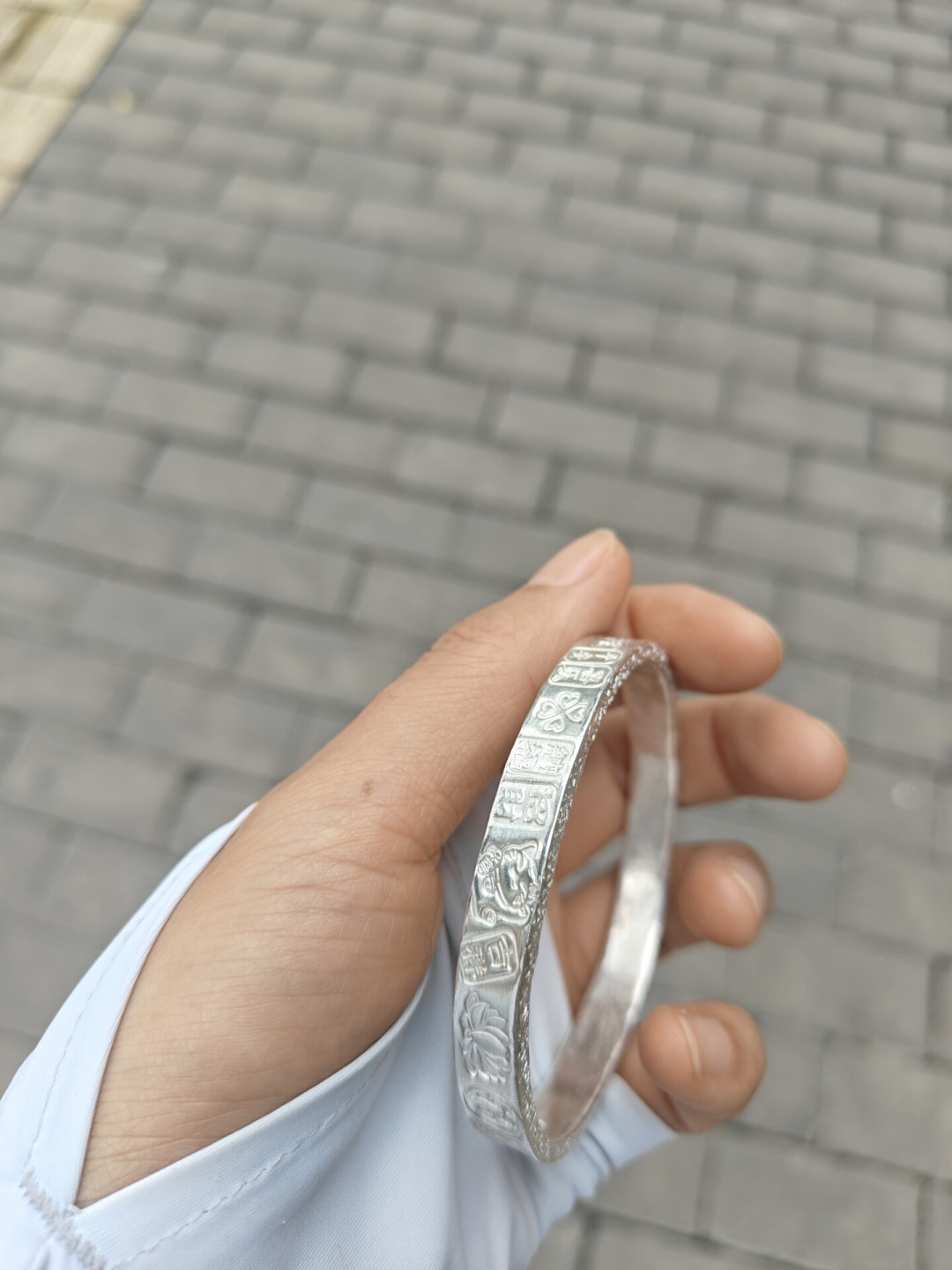 银价涨到15元/克,现在打一只银镯到底要花多少钱?我扒了全网实价,附避坑清单