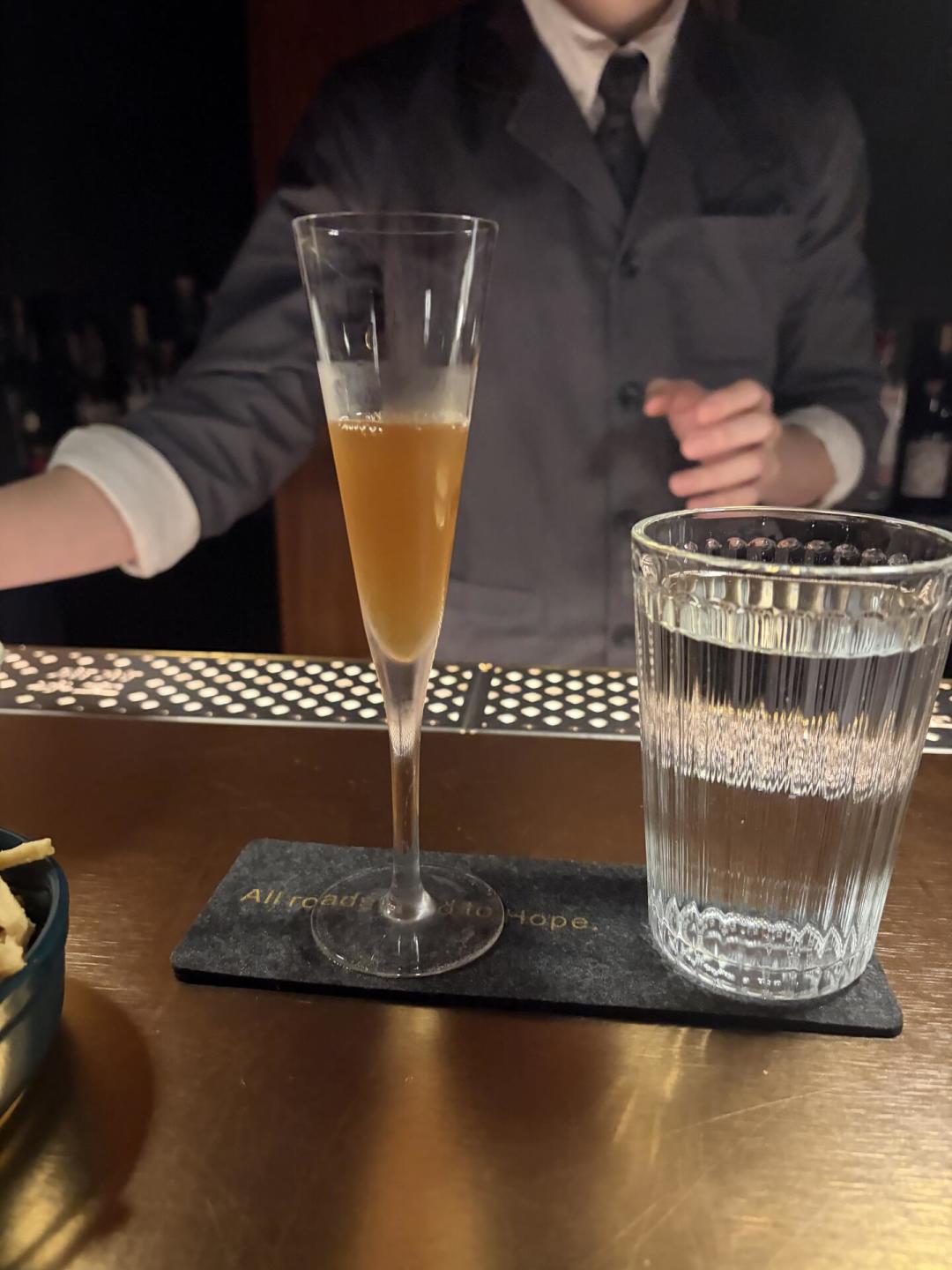 广州庙前冰室登顶亚洲第一酒吧,单杯128元、预约排到月底,值得去吗