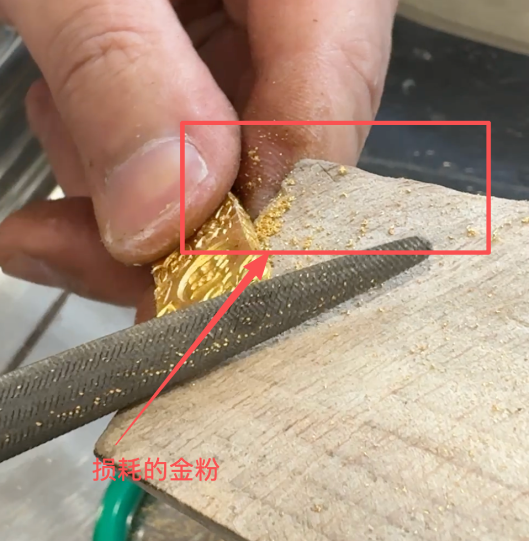 金饰站上1300元/克,三金五金怎么买:同样60克,三条路线差出2万