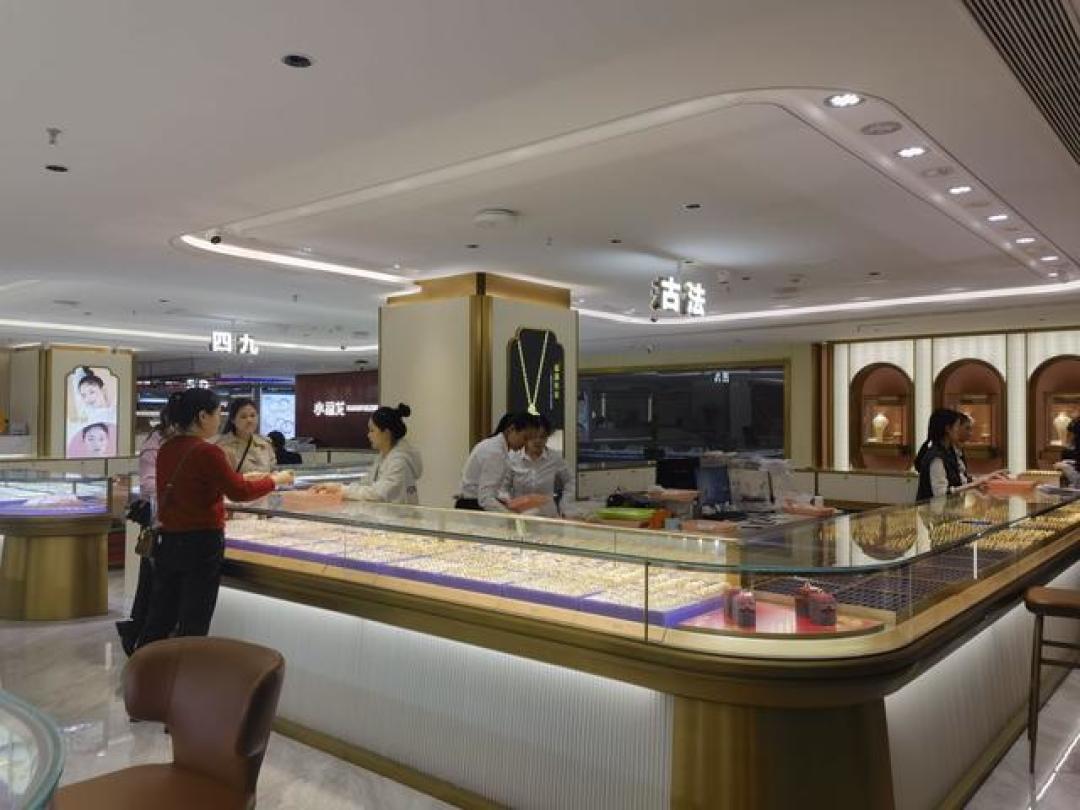 金饰站上1300元/克,三金五金怎么买:同样60克,三条路线差出2万