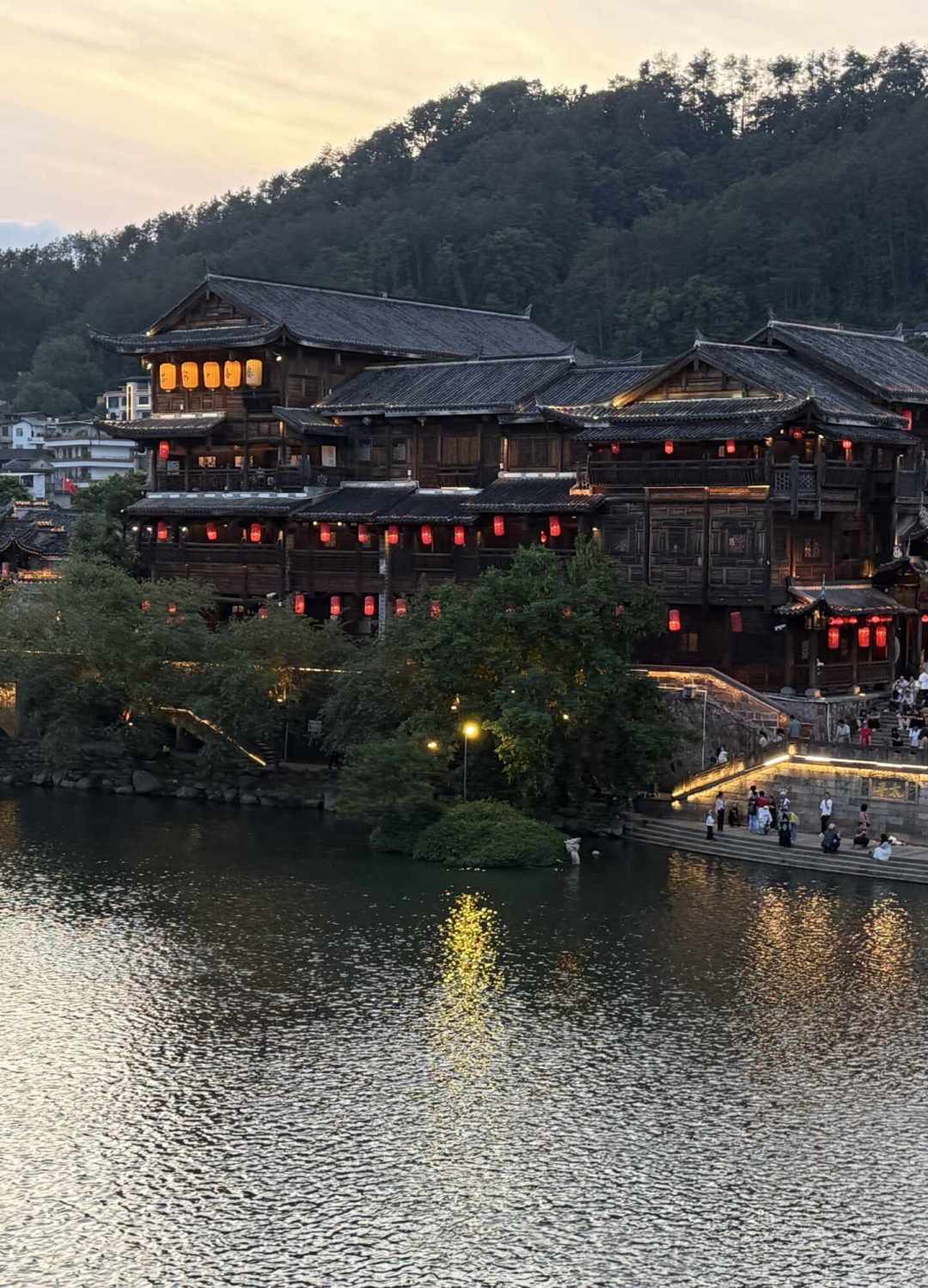 长汀火了,但别急着出发:长汀、土楼、龙南、梅州4个客家目的地,一次讲清楚谁值得专程跑一趟