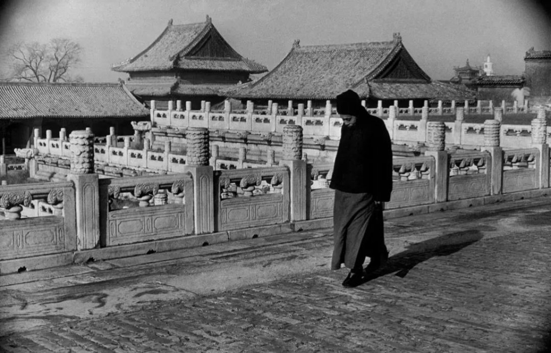 布列松受邀来华拍照的那一年,“演砸”了:当年被批评的作品,现在挂在国博