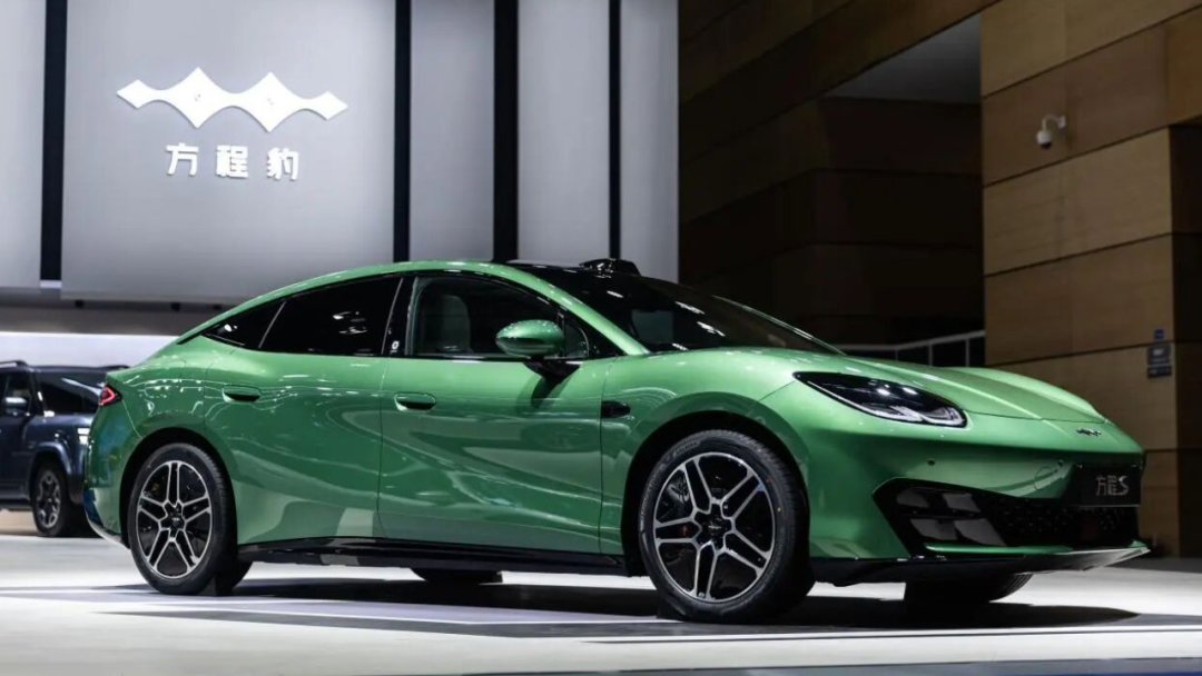 方程S三厢后备箱600L,S GT猎装反而只有523L:同样预售23-28万,核完差异我知道怎么选