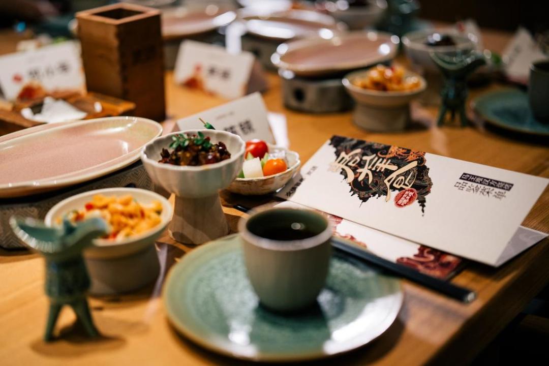 「穿越三国给五虎将做饭」两个月播了近900万:补番路线、评论区和菜单考据都替你捋好了