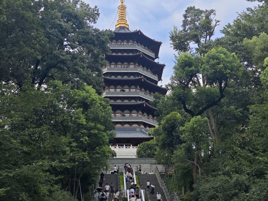 雷峰塔40元门票值不值?全网今天还在吵,我把账算清楚了