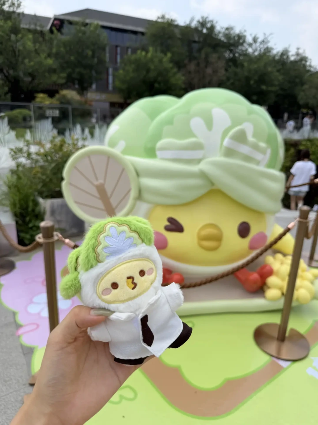 KPL十周年快闪开到西安:69元的小人叽首日卖断,49元的梦叽萌粒却没人炒,外地粉丝算清三条路再上车