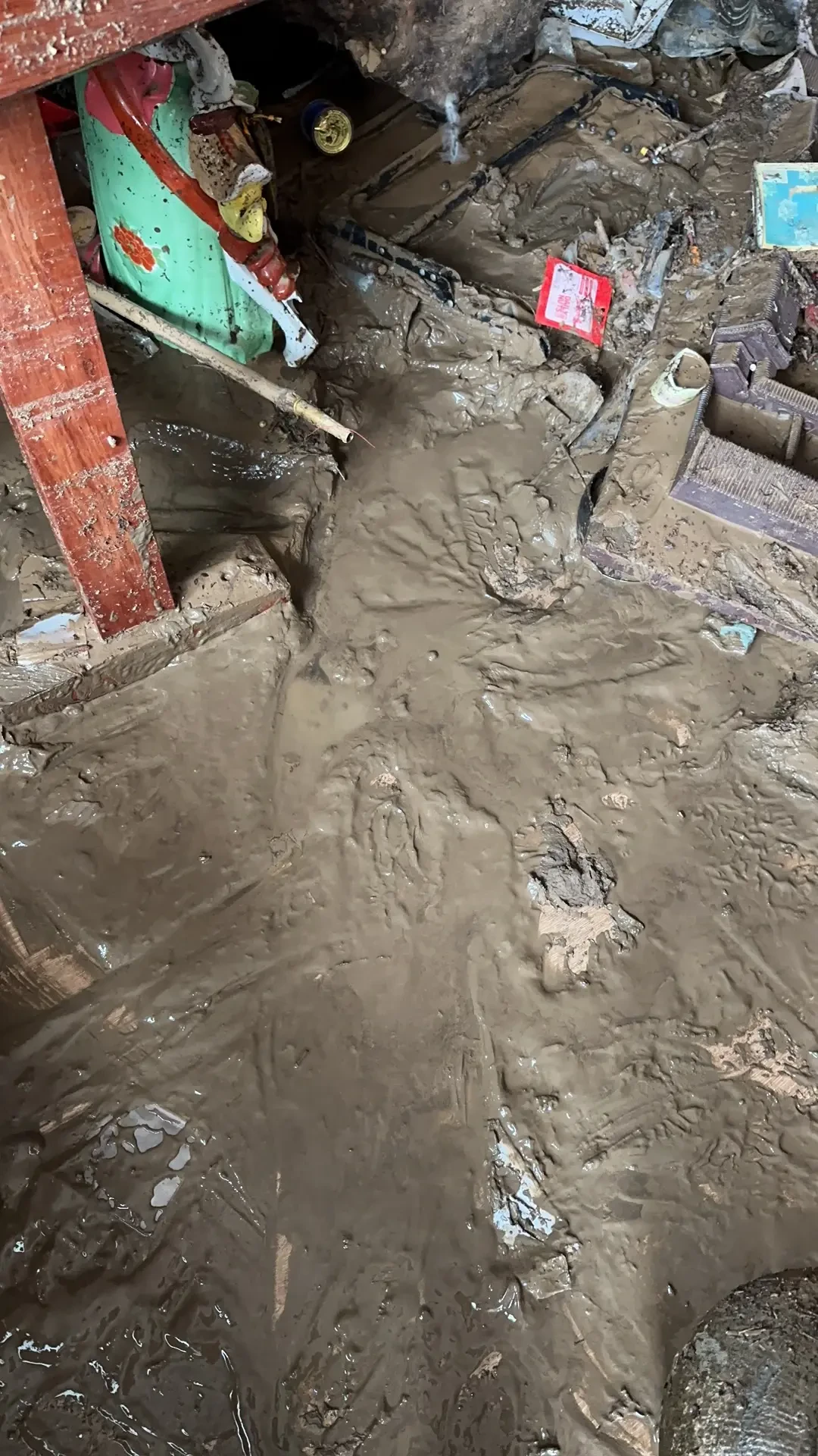 水退了回家,别急着进门就喷消毒液:翻完百色、广西、河南洪水的返乡经验帖和疾控提醒,6步顺序、分材质消毒液和0-200元花钱梯子整理好了