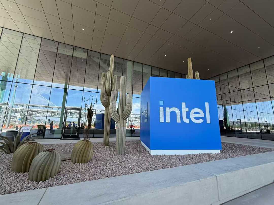 AMD客户端份额首破30%,英特尔CPU却还在涨价:把两组数据摆在一起,装机的判断反而清楚了