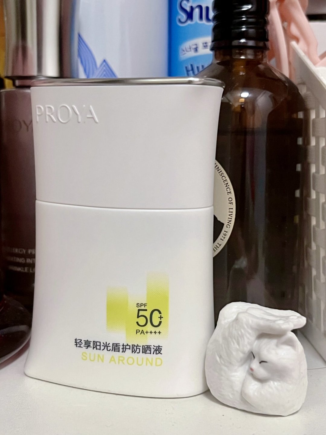 珀莱雅盾护从90元涨到169元还被疯抢:我把三个平台的军训防晒帖对完了,谁是广告谁是真口碑、14天该买多少ml,一次讲清