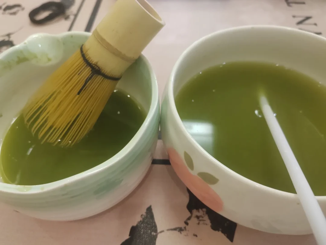打了5分钟只有大泡泡、一搅就散:对完全网70多篇点茶翻车帖和抹茶粉测评,90%的人卡在买粉第一步,三档花法和5条红线一次说清