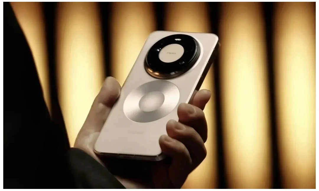 Mate90定价被网传“官宣”了四次：3999、4499、4699、4999，核对三个真锚点后值得记住的只有两个数