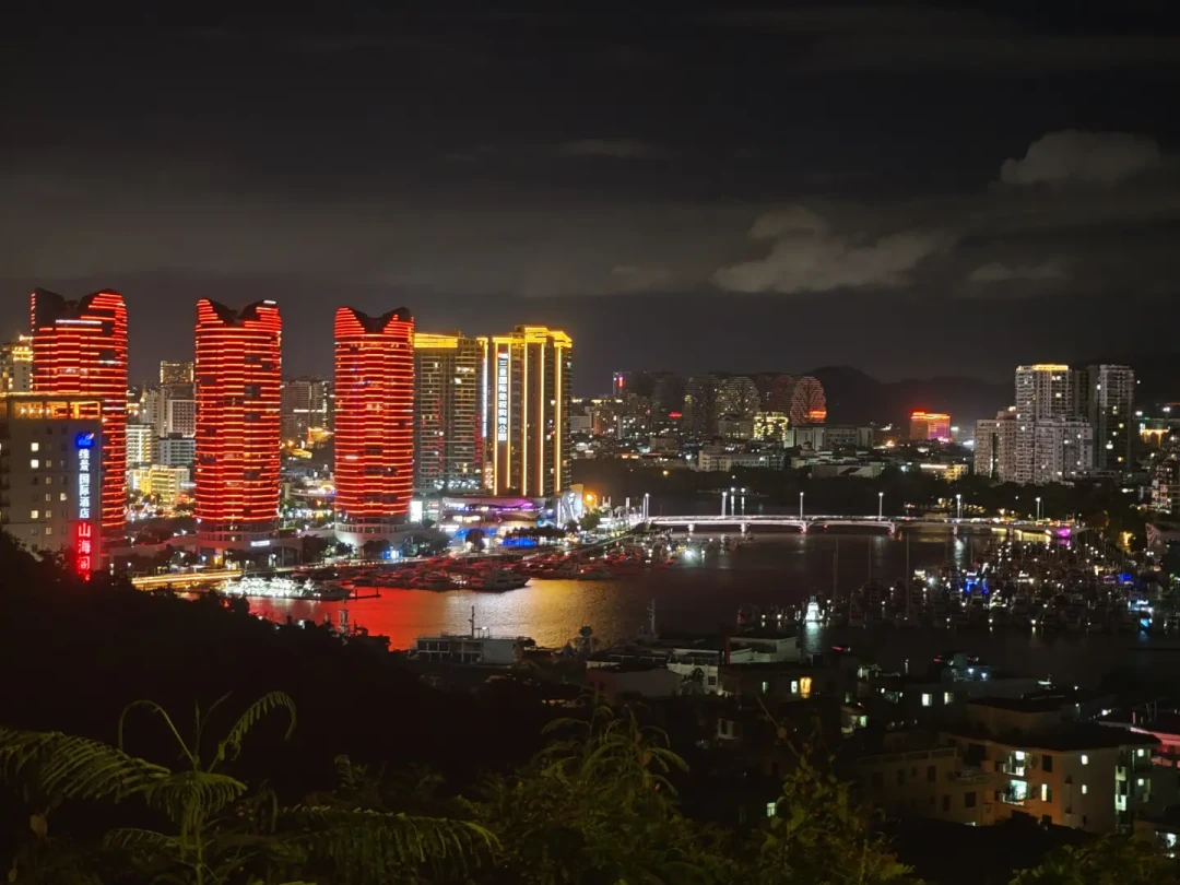 台风“紫檀”来了,三亚出不了海?先分清三种雨,再决定等还是砍