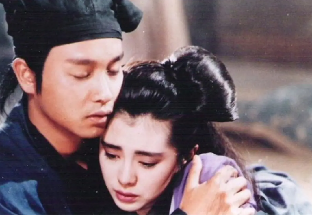 徐克为施南生写了首《从未离开过》,还留了个心愿:追思会四首献歌、纪念相簿和他与音乐的旧缘,一次捋清