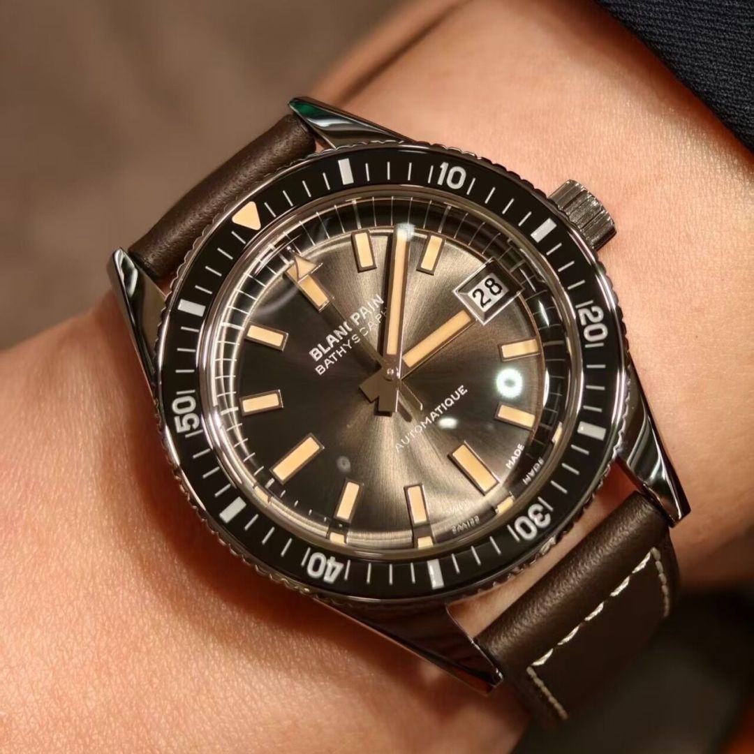 宝珀五十噚70周年限量款5903发布:37.4mm、公价120,500元,会像无辐射一样超公价吗?