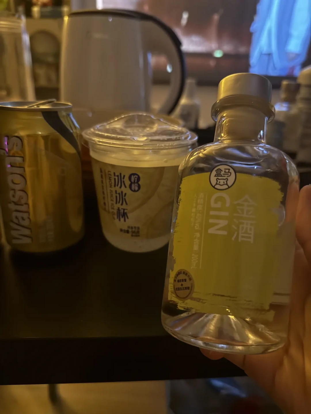 盒马的酒货架正在变小：200ml刻度瓶、12元盲盒，我把这波小瓶新品盘完，算了笔账
