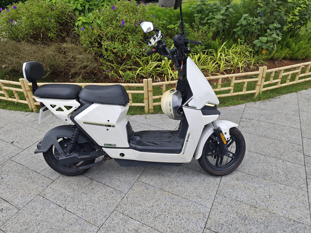 新车4500元,两年后1150元:8月底二手小牛便宜得狠,但