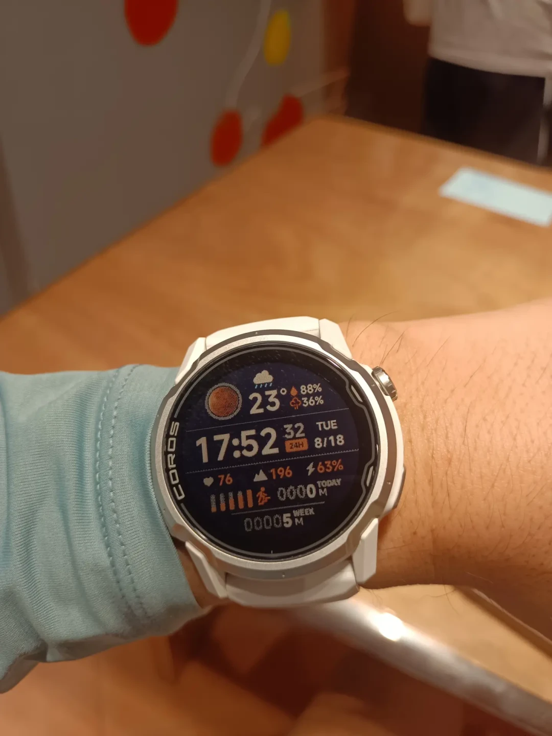 高驰首个SATISFY联名今晚开预售:传了5900元,实际3599元,溢价只有300块——掏钱前先把这三笔账算清