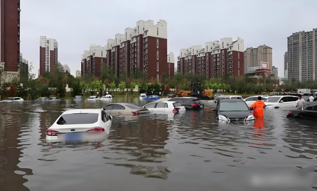 一年没出险,续保反而更贵了:我们把2026年车险涨价的底翻了一遍