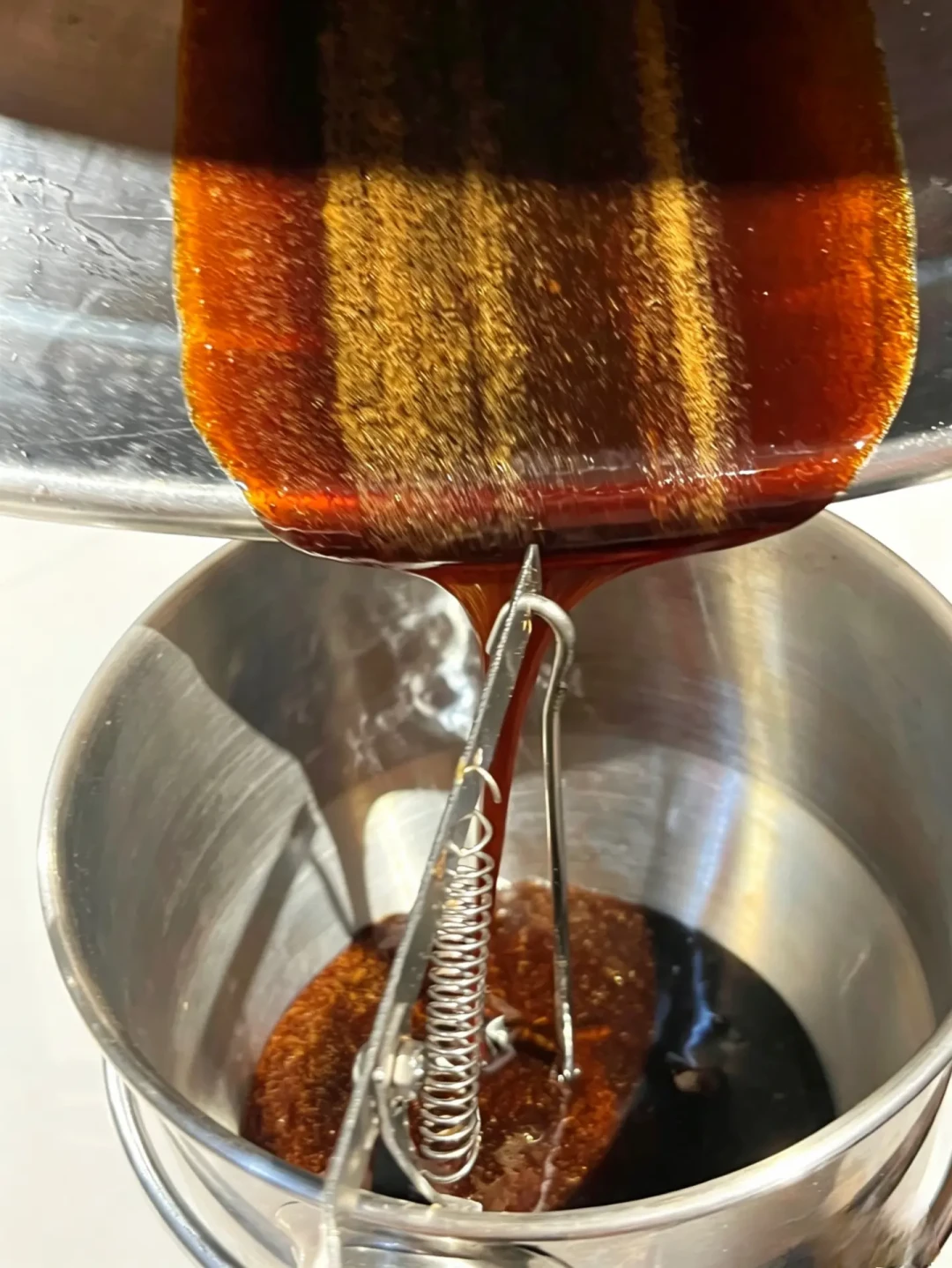 同为秋梨膏,有的配料第一位是梨,有的连前三都进不了:核对全网90多篇内容,我把配料四查法、不能喝名单和成本账整理出来了