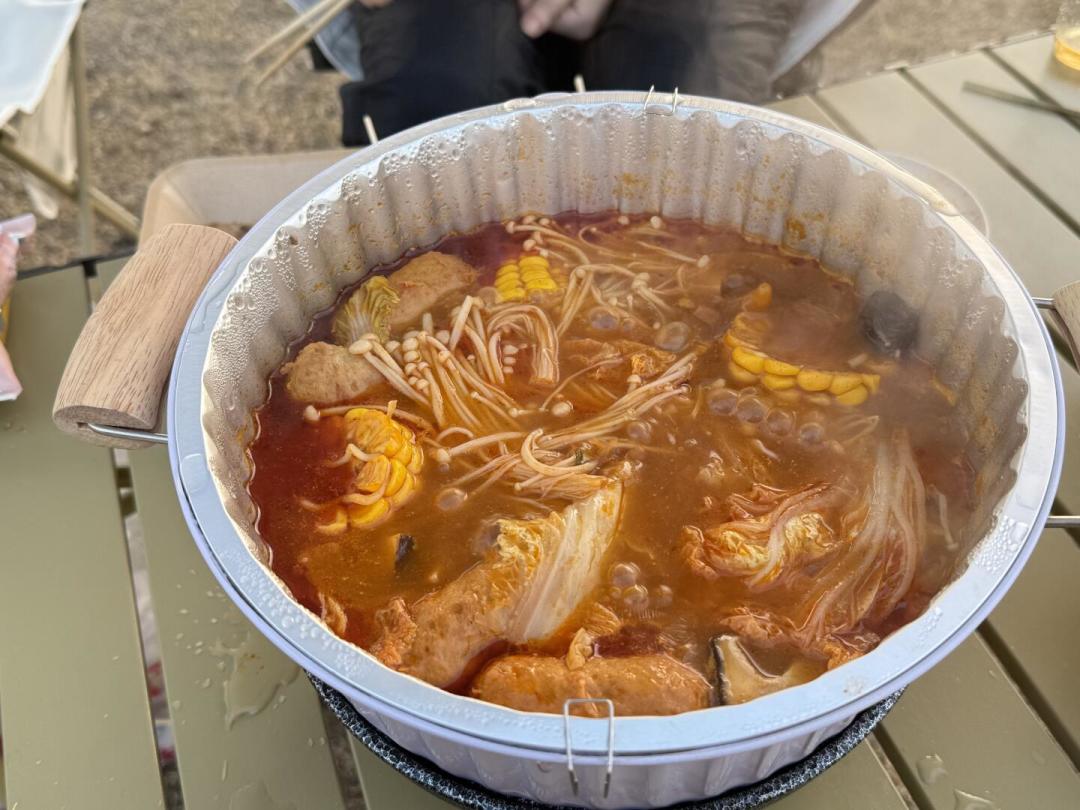卡式炉又炸了,12岁女孩严重烧伤:秋天露营吃火锅前,先检查这3个错误