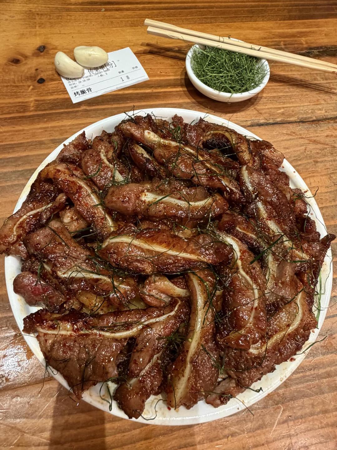 全网都在给苍蝇馆子发