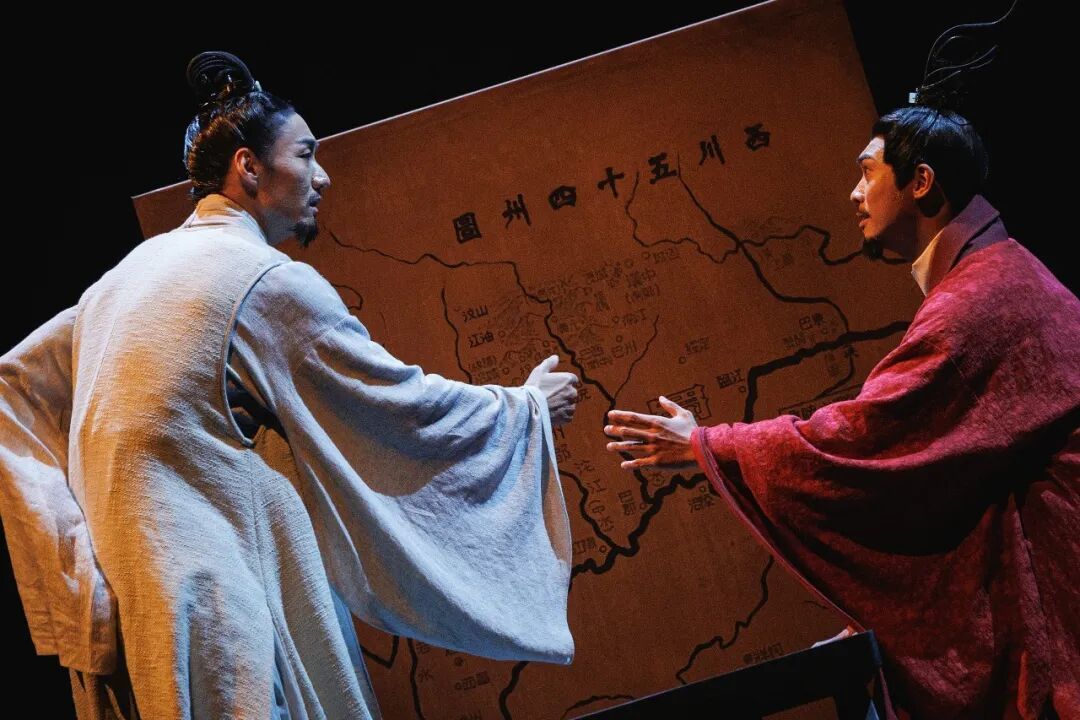 成都8月新开两台三国大秀:58元川剧夜秀、百元真火“火烧赤壁”,怎么选、怎么拼、怎么避坑,一篇说清