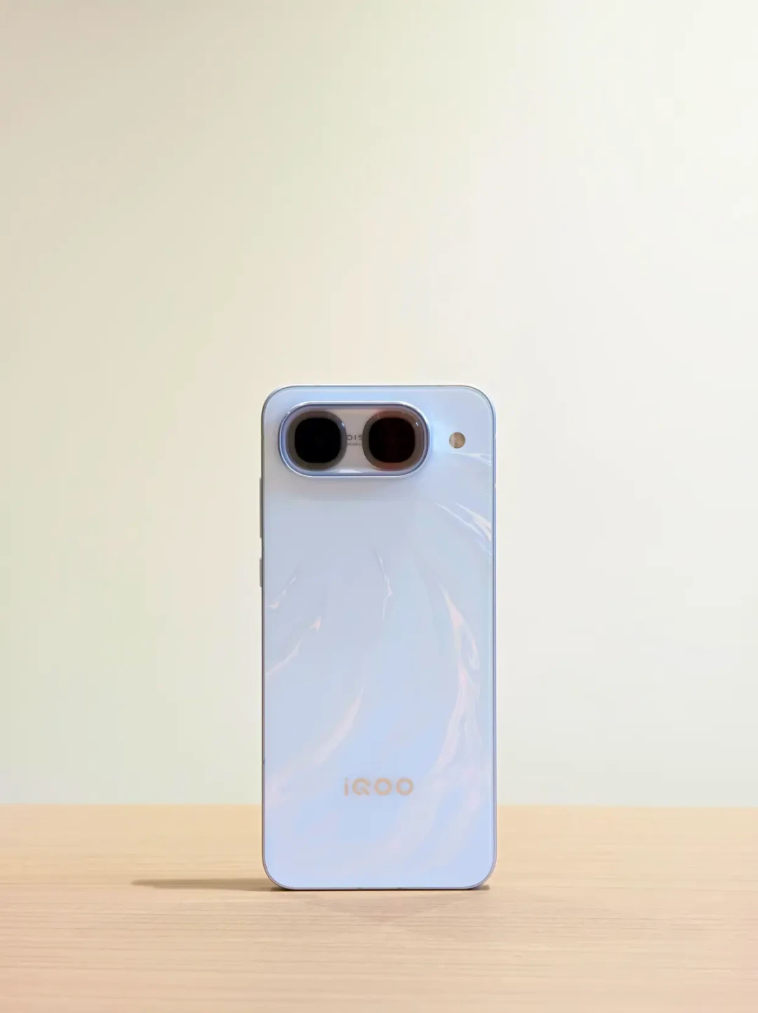 iQOO Neo11至尊版调光不如上代？90秒极速测试吵翻评论区，三类人三种买法