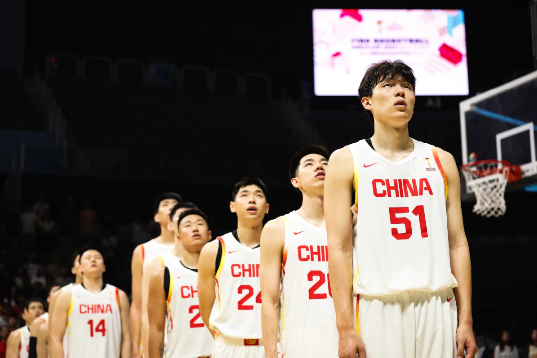 同一句“吃饭睡觉打PS5”,一年前是人设,现在是“罪证”:杨瀚森态度争议的证据,我逐条对完了,28号之后再下结论